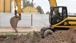 Выкопать яму экскаватором в Минусинске от 926 руб. - 2Землекопа-Мнс